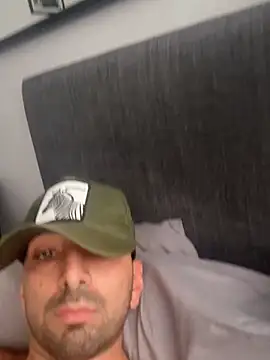 Snapshot of Ngfrrrrr chatting on 11-17-25, 01:37 Ngfrrrrr online show from 11-17-25, 01:37