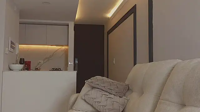 AbrilColls  online show from 11-06-25, 04:27