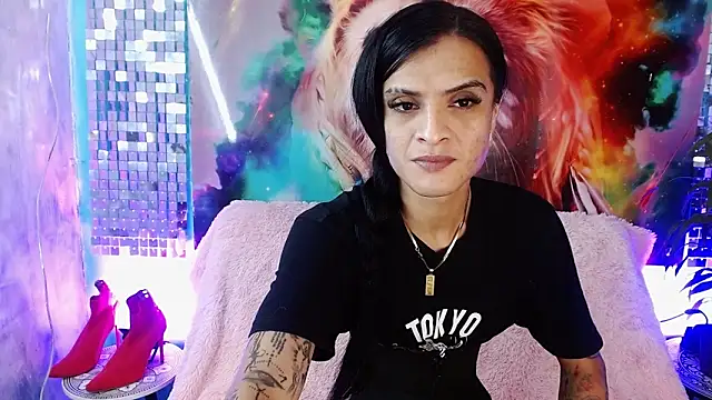 Snapshot of ZAMMIRA chatting on 06-12-26, 11:52 ZAMMIRA online show from 06-12-26, 11:52