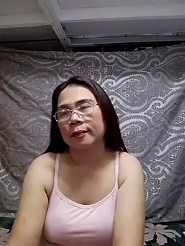 Snapshot of erma_joy chatting on 05-31-26, 07:36 erma joy online show from 05-31-26, 07:36