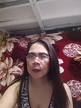 Snapshot of erma_joy chatting on 05-13-26, 07:54 erma joy online show from 05-13-26, 07:54
