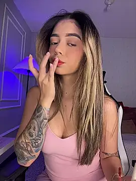 HoneyMollyX online show from 11-28-25, 01:00