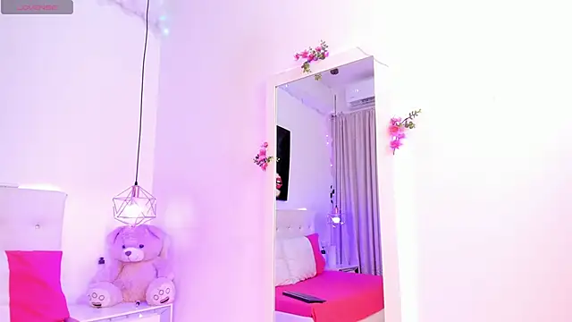 Nara Pink online show from 12-15-25, 02:34