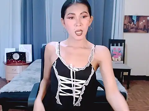 Alicia Morei online show from 10-22-25, 05:18