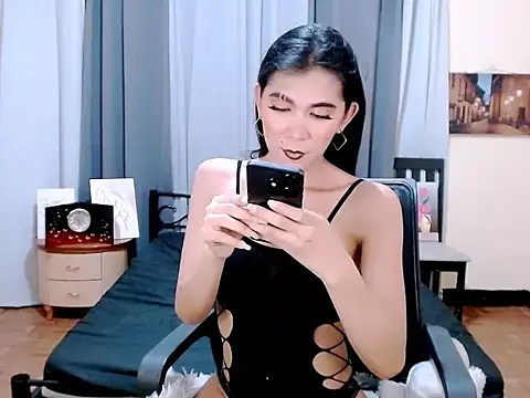 Alicia Morei online show from 10-18-25, 04:36
