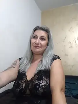 Snapshot of LilithGreenn chatting on 10-11-25, 08:59 LilithGreenn online show from 10-11-25, 08:59