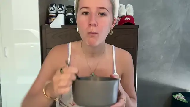 itssosierra online show from 04-05-26, 11:44