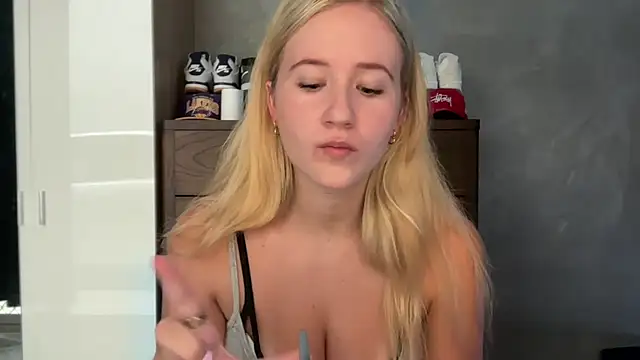 itssosierra online show from 04-10-26, 02:51