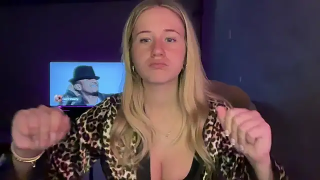 Snapshot of itssosierra chatting on 06-17-26, 04:34 itssosierra online show from 06-17-26, 04:34