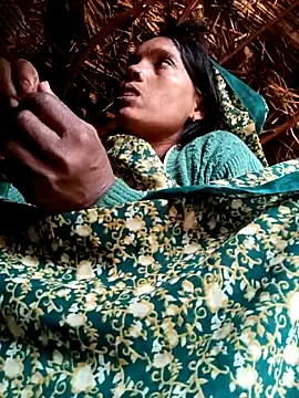 Cutsedi3 online show from 11-25-25, 06:14