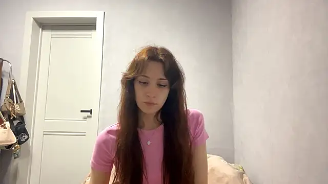 Snapshot of WildPeachh chatting on 10-23-25, 06:17 WildPeachh online show from 10-23-25, 06:17