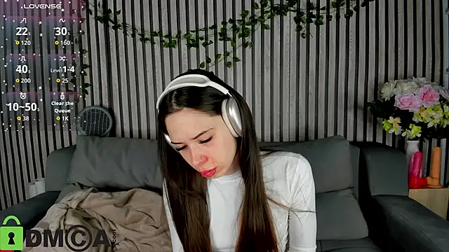 Lana Stones online show from 11-14-25, 12:47