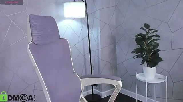 Renesmy Black online show from 03-19-26, 04:07