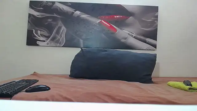 Snapshot of Kelly-001 chatting on 02-13-26, 01:00 Kelly-001 online show from 02-13-26, 01:00