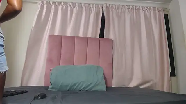 Snapshot of Kelly-001 chatting on 03-03-26, 03:13 Kelly-001 online show from 03-03-26, 03:13