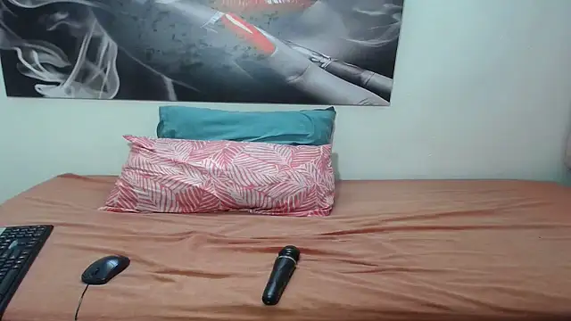 Snapshot of Kelly-001 chatting on 02-08-26, 02:09 Kelly-001 online show from 02-08-26, 02:09