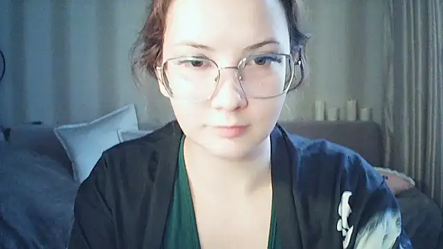 Snapshot of MoodieMira chatting on 03-05-26, 01:19 MoodieMira online show from 03-05-26, 01:19