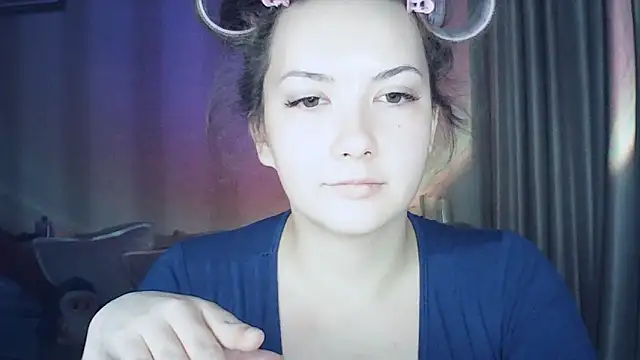 Snapshot of MoodieMira chatting on 02-16-26, 03:21 MoodieMira online show from 02-16-26, 03:21