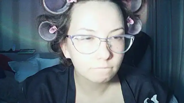 Snapshot of MoodieMira chatting on 03-27-26, 06:53 MoodieMira online show from 03-27-26, 06:53
