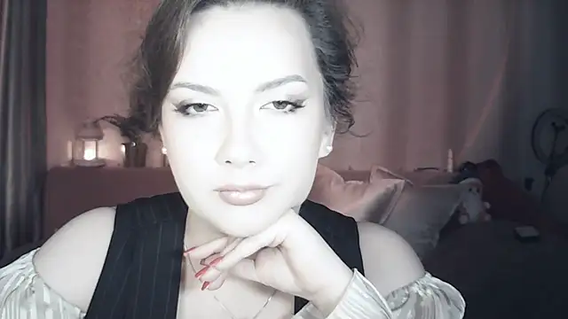 Snapshot of MoodieMira chatting on 05-17-26, 07:03 MoodieMira online show from 05-17-26, 07:03