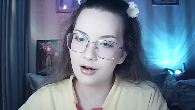 Snapshot of MoodieMira chatting on 05-28-26, 06:58 MoodieMira online show from 05-28-26, 06:58