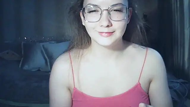 Snapshot of MoodieMira chatting on 02-06-26, 01:07 MoodieMira online show from 02-06-26, 01:07