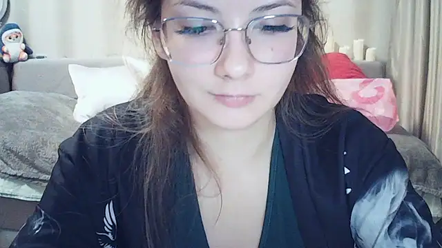Snapshot of MoodieMira chatting on 03-04-26, 03:42 MoodieMira online show from 03-04-26, 03:42