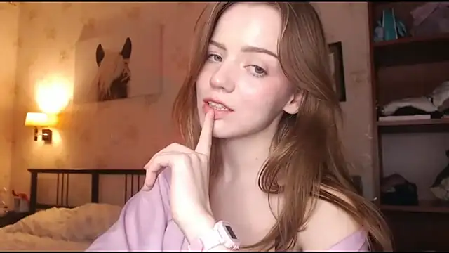 Snapshot of Olivia_Mensy chatting on 10-14-25, 09:43 Olivia Mensy online show from 10-14-25, 09:43