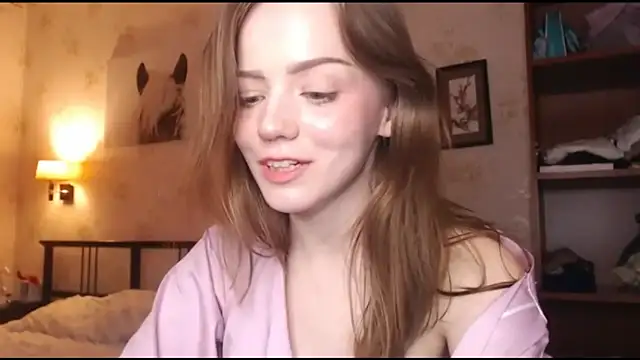 Snapshot of Olivia_Mensy chatting on 10-15-25, 09:39 Olivia Mensy online show from 10-15-25, 09:39