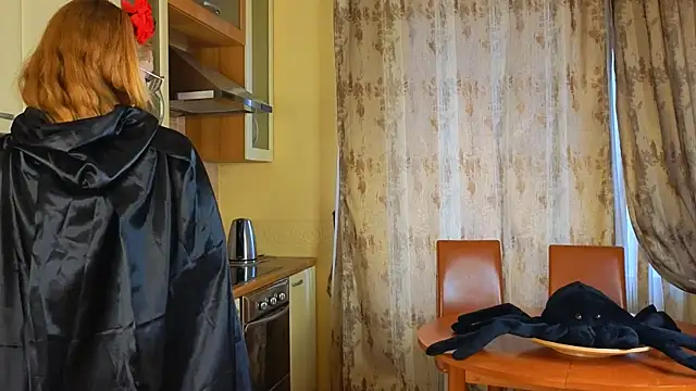 AlinaAldrete online show from 10-31-25, 07:16