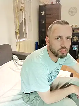 Snapshot of Mike_3789 chatting on 10-13-25, 04:30 Mike 3789 online show from 10-13-25, 04:30