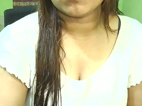 Snapshot of Kiara_pari chatting on 10-18-25, 04:20 Kiara pari online show from 10-18-25, 04:20