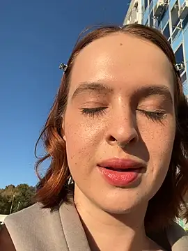 Snapshot of ManhattanAffair chatting on 10-17-25, 01:13 ManhattanAffair online show from 10-17-25, 01:13