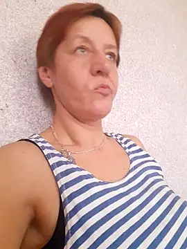 Snapshot of MiaSunni2334 chatting on 10-19-25, 10:40 MiaSunni2334 online show from 10-19-25, 10:40