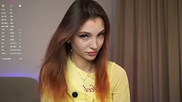 Snapshot of beckymadsons chatting on 10-20-25, 03:12 beckymadsons online show from 10-20-25, 03:12
