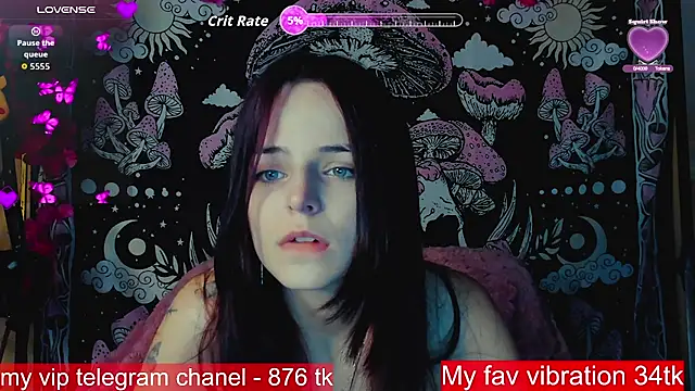 Snapshot of ArianaLight chatting on 10-21-25, 01:54 ArianaLight online show from 10-21-25, 01:54