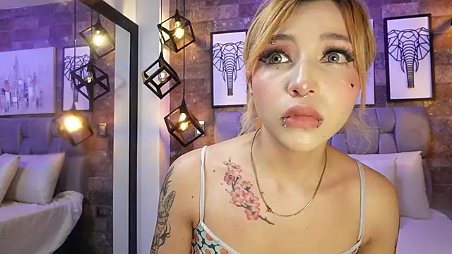 Sophia Bellucci online show from 11-29-25, 12:49