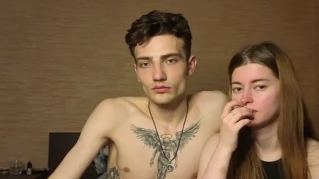 EmiliaCouple online show from 06-21-26, 11:16