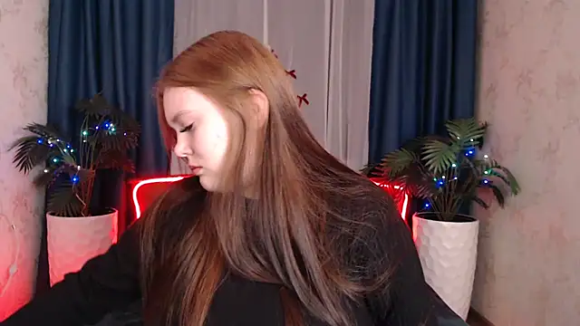 Musegirl online show from 12-21-25, 01:52