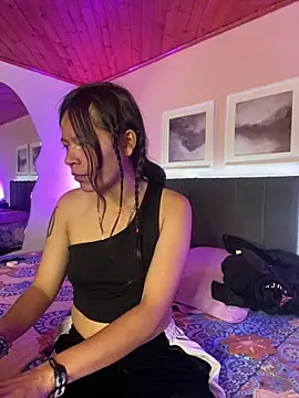 Ninfa pink online show from 10-16-25, 03:20