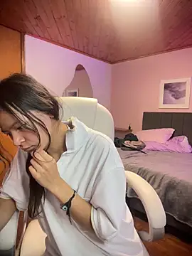 Ninfa pink online show from 12-22-25, 05:46