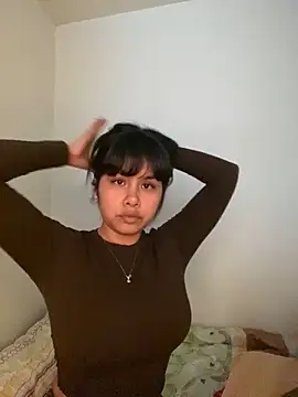 Snapshot of SweetieMariana chatting on 10-17-25, 05:37 SweetieMariana online show from 10-17-25, 05:37
