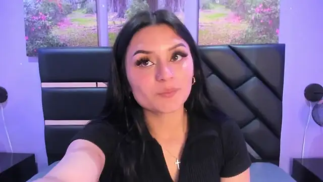 GAbrielaBotero online show from 11-24-25, 07:47