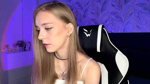 EvaPeace online show from 11-02-25, 04:23