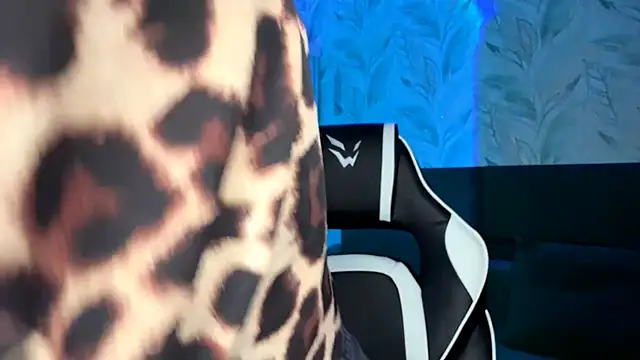 EvaPeace online show from 11-05-25, 04:43