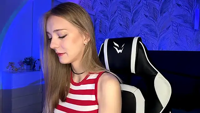 EvaPeace online show from 11-09-25, 04:22