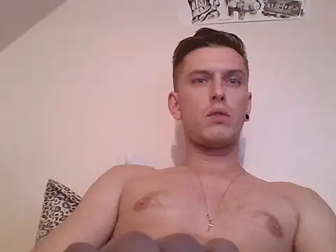 Snapshot of kinkyalecx chatting on 11-17-25, 04:00 kinkyalecx online show from 11-17-25, 04:00