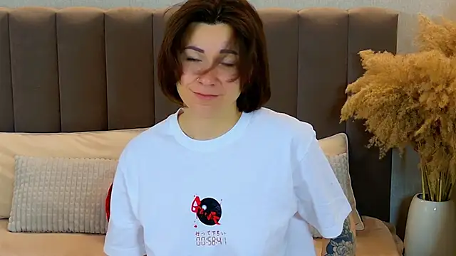 Snapshot of EdenSolis chatting on 05-16-26, 10:36 EdenSolis online show from 05-16-26, 10:36