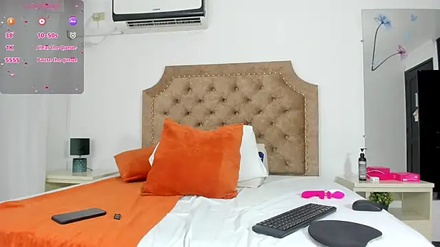 Grecia Moore online show from 10-25-25, 09:26