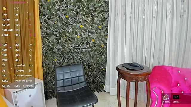 Grecia Moore online show from 11-02-25, 09:42